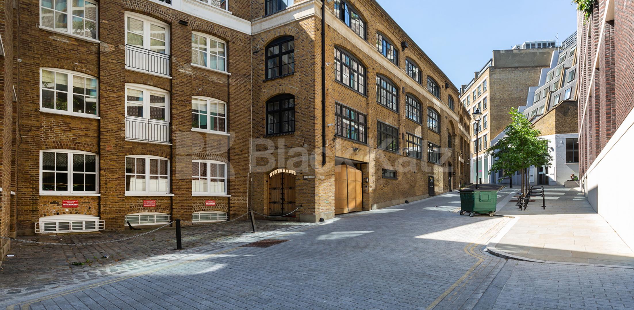 			WAREHOUSE CONVERSION, 3 Bedroom, 1 bath, 1 reception Apartment			 Crawford Passage EC1R, FARRINGDON / CLARKENWELL